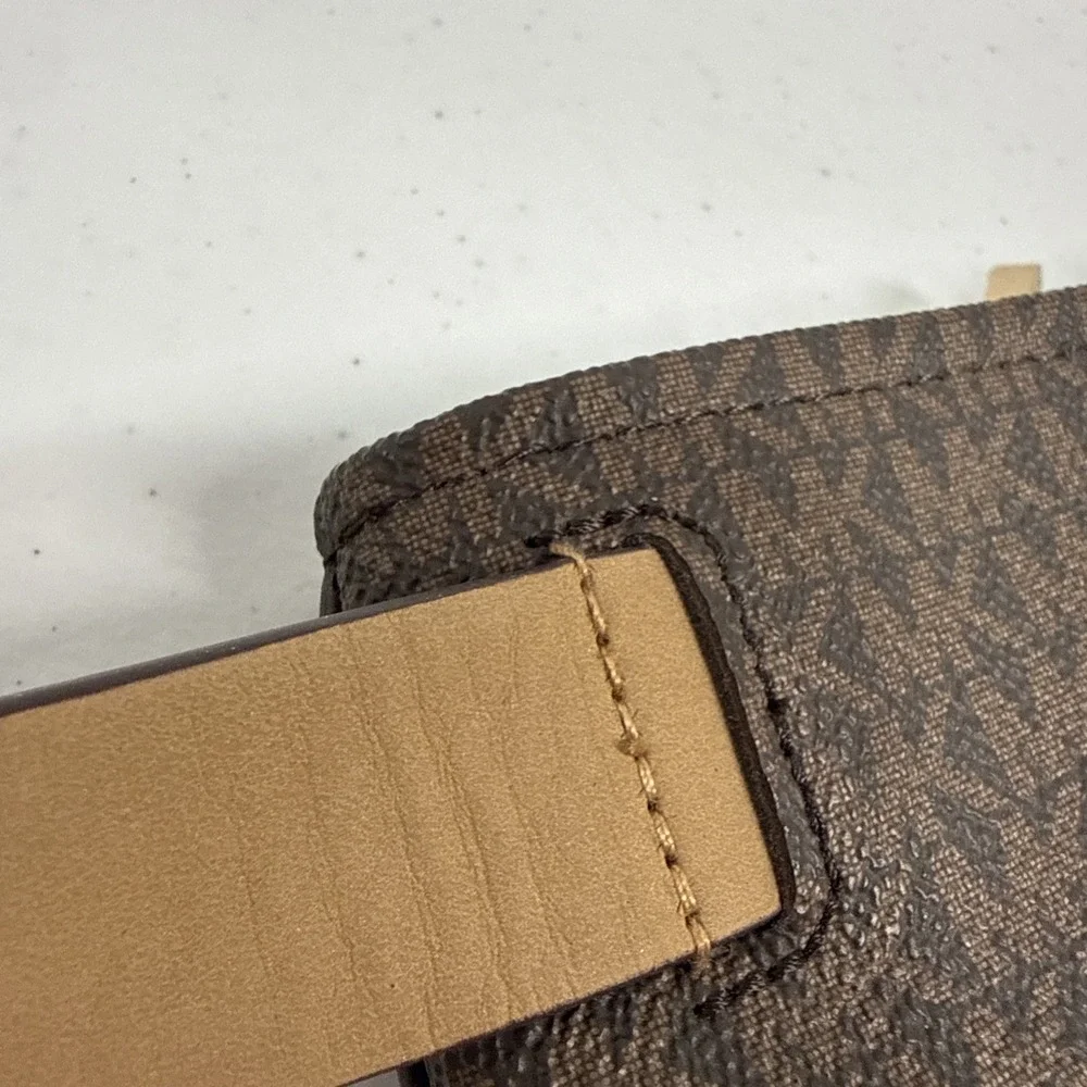 Michael Kors Women's Crossbody/Belt Bag. New With Tag. Belt is lg/xl NWT